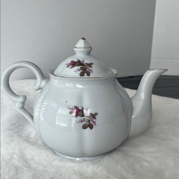 Lipper and Mann Retired Pompadour Rose Gold Trim Teapot - Picture 5 of 7